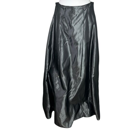 R & K EVENING Elegant Grey Metallic Satin Skirt Size 8 - Picture 1 of 9